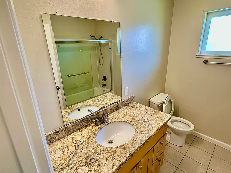 697 Grand Coulee Ave #6 — Photo 13