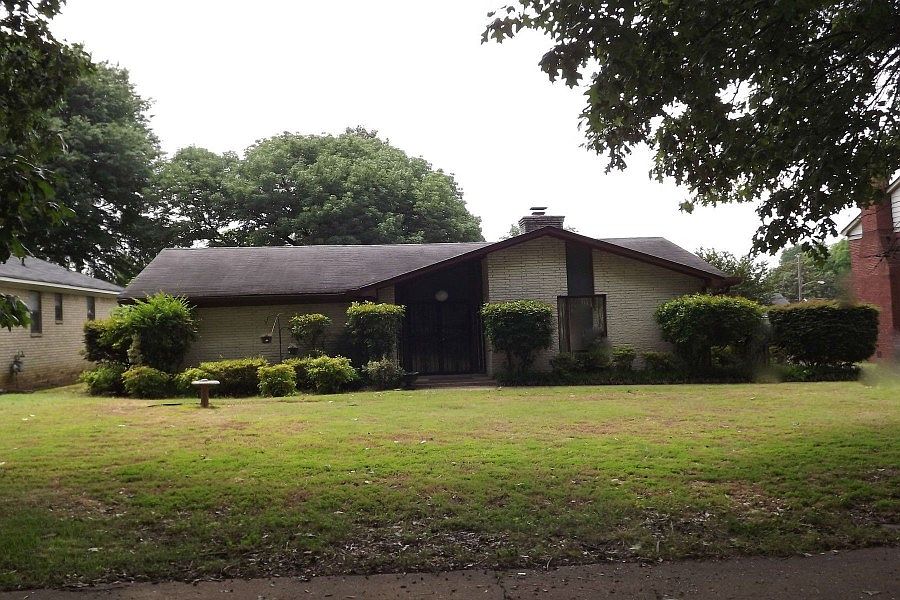 1st image of 1777 S Parkway E