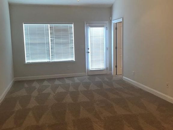 4th image of 1820 Lauren Ln #1820