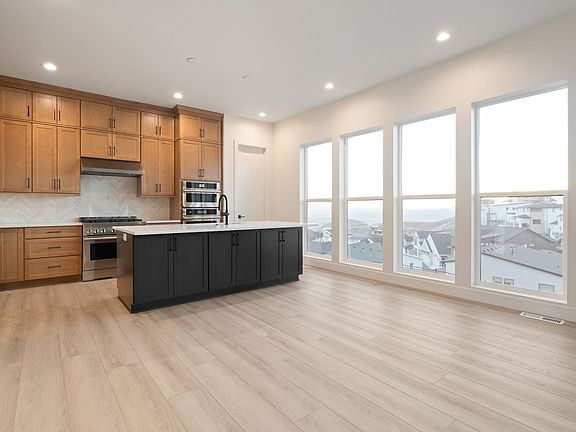 4th image of 4583 N Solstice Dr #301