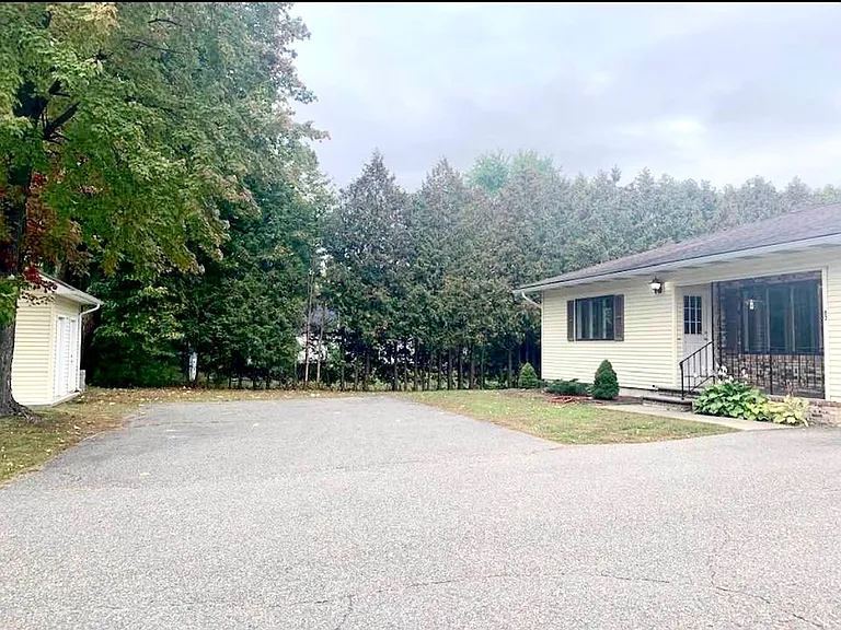 63 Sunderland Woods Rd #63 — Photo 1