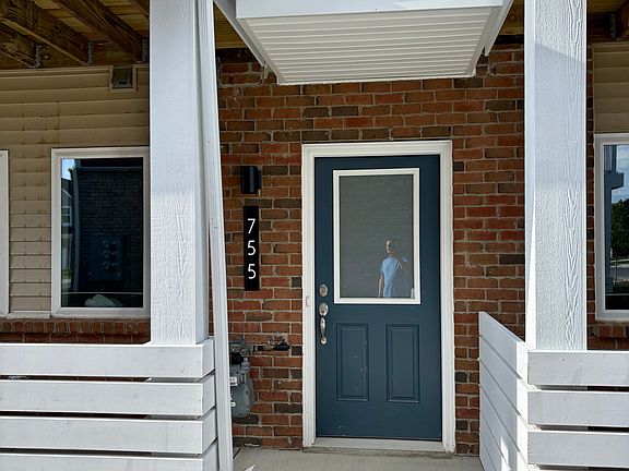 2nd image of 755 Canterbury Ln