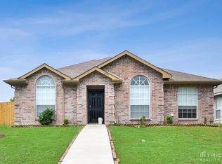 2865 Coral Dr, Lancaster, TX 75146