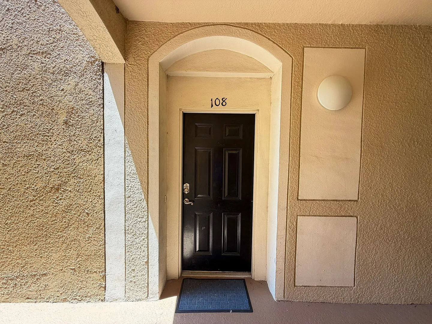 Perfect Apartment Waiting For You! Fully Furnished! — Photo 3