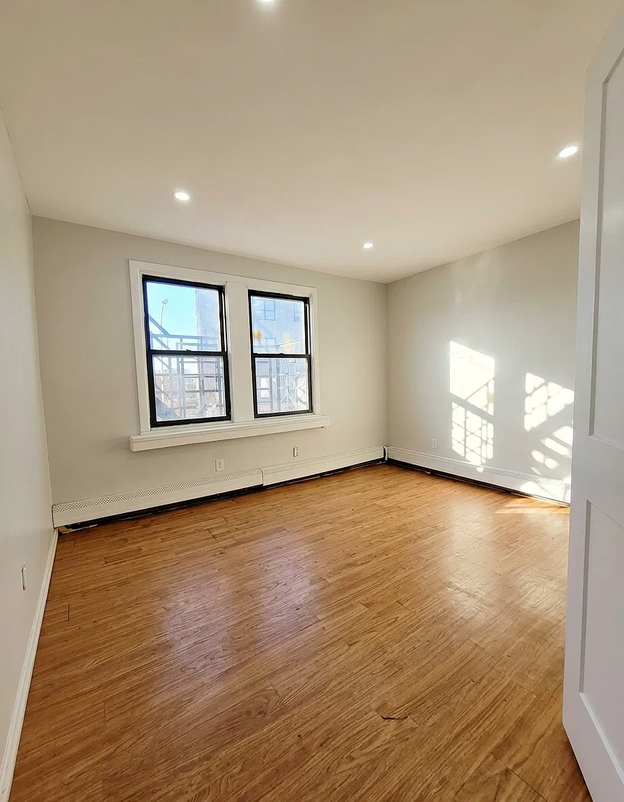 2 bed, 800 sqft, $2,200 — Photo 3
