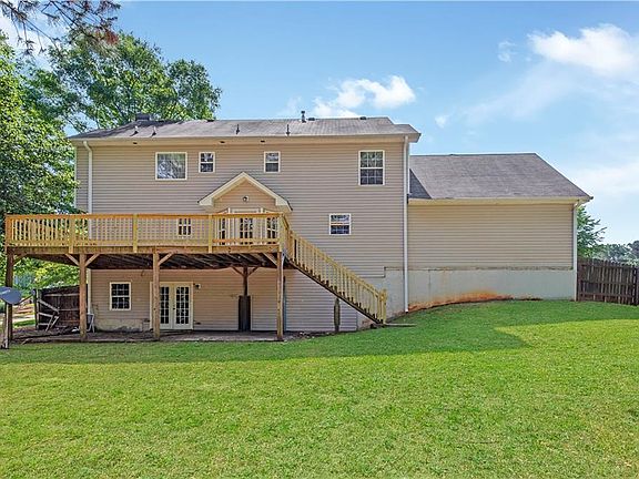 3rd image of 178 Hunters Mill Dr