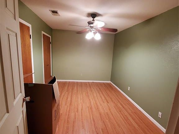 3rd image of 3838 Bremerton St