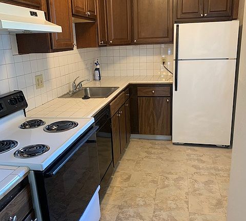 5th image of 500 Peninsula Ave #3