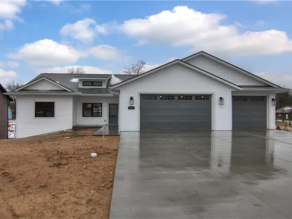 5022 Woodlands Drive, Eau Claire, WI 54703