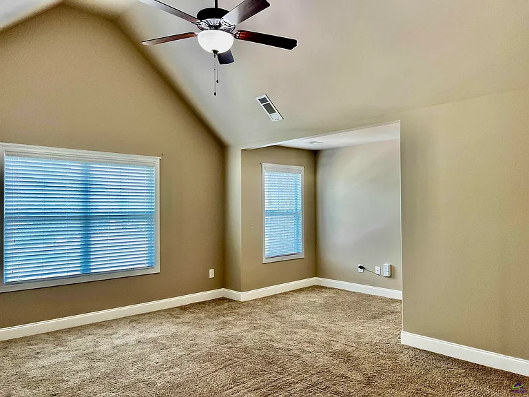 208 Black Hawke Ln — Photo 33