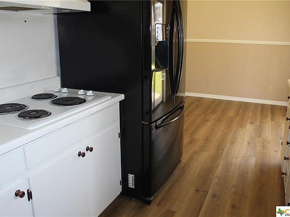 5th image of 605 N Bishop St
