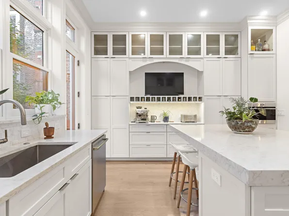 1111 Bloomfield Street image 2 of 36