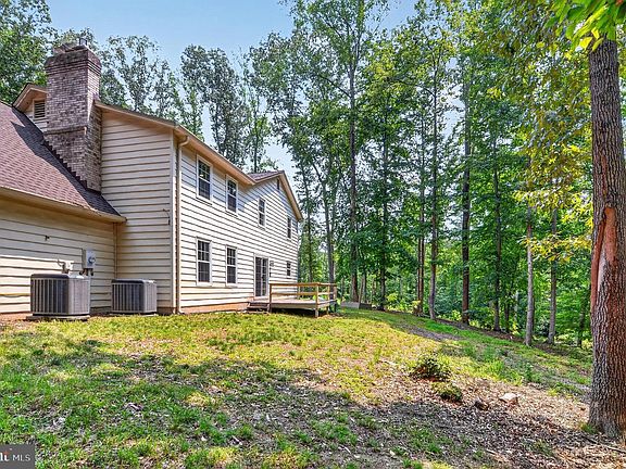 5th image of 7075 Wood Glen Dr