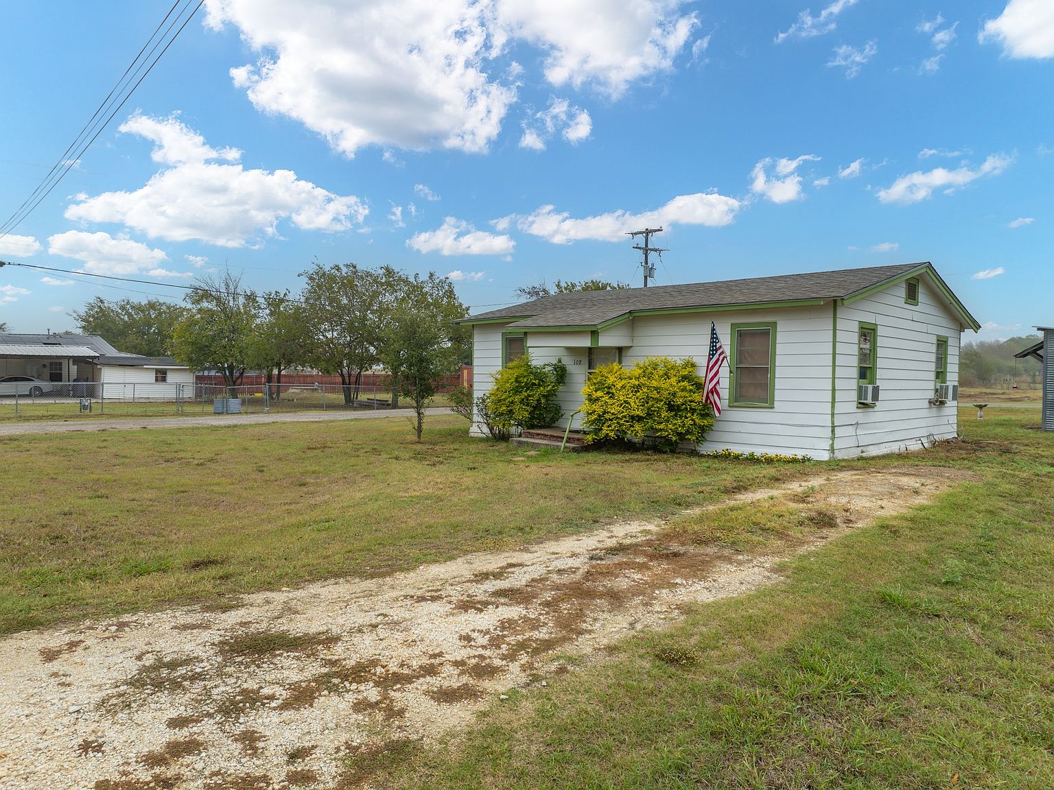 108 N Heflin St, Frost, TX 76641 | Zillow