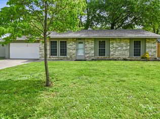 3692 S Parkmont Ave, Springfield, MO 65807