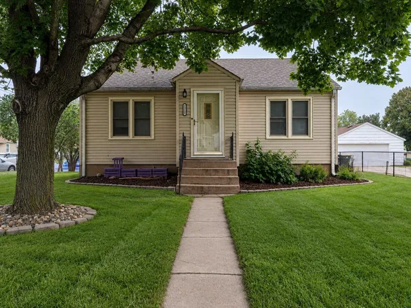 1515 W 26th St, Sioux City, IA 51103