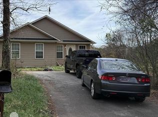 870 Catherine Crisp Dr, Kodak, TN 37764