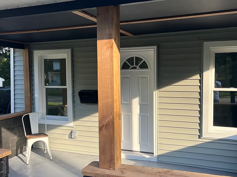 10 Lakeville Ct — Photo 2