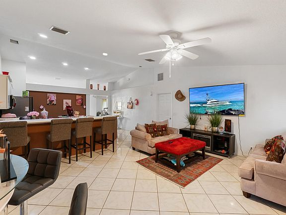 3rd image of 491 SW Namoit Pl
