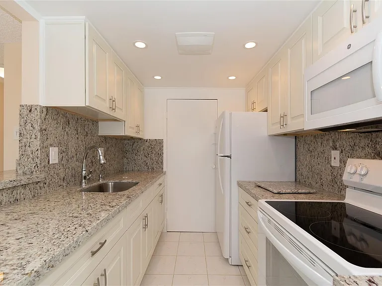 720 Orton Ave #607 — Photo 2