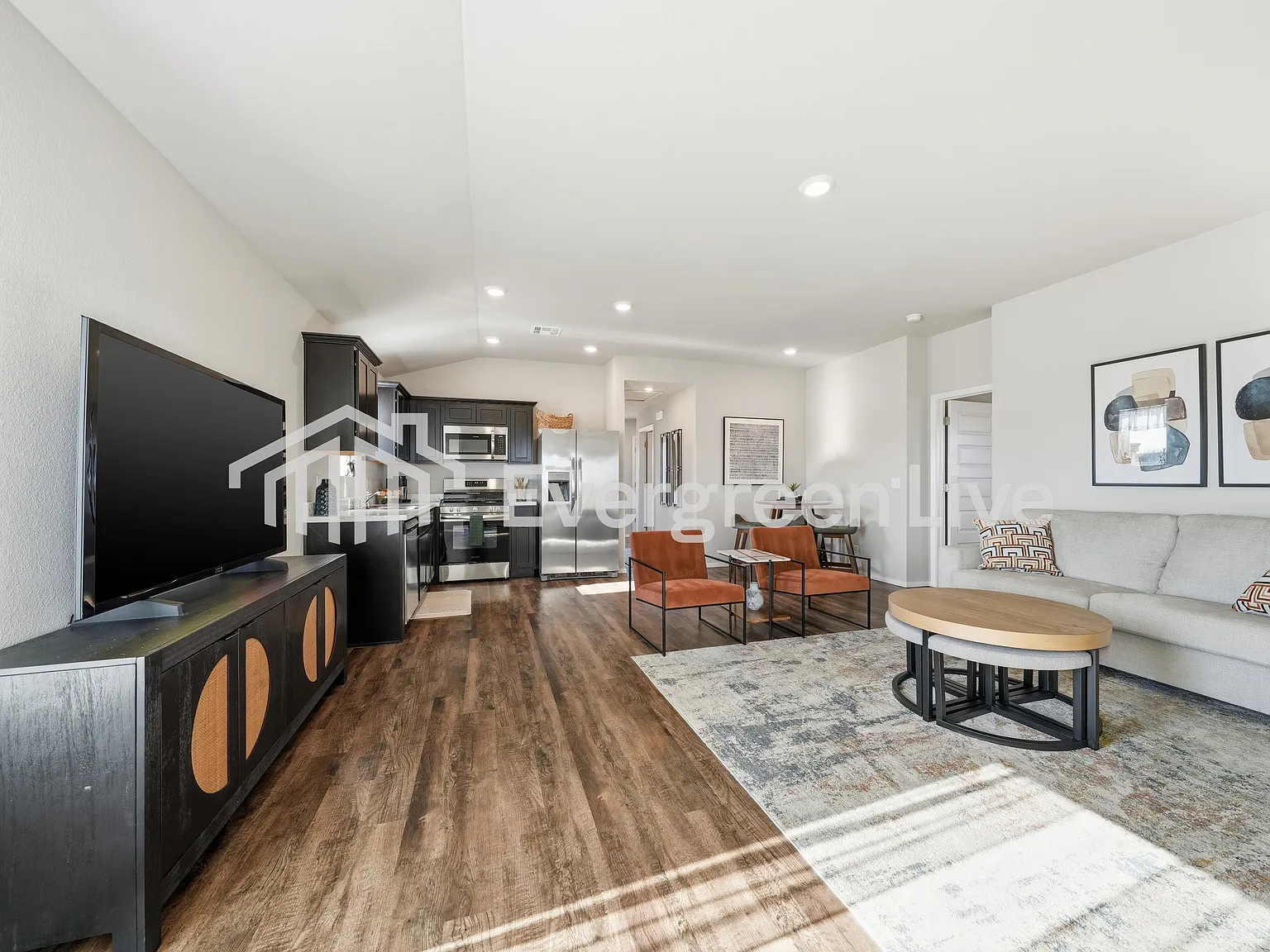 3 bed, 2.0 bath, 1051 sqft, $1,460 — Photo 3