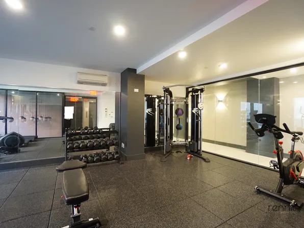 676 New York Avenue image 15 of 27