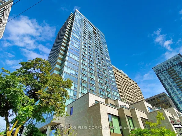 99 Foxbar Rd #306, Toronto, ON M4V 0B2