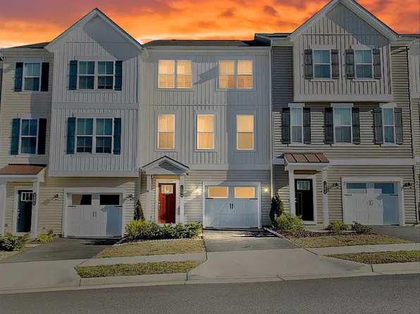 1404 Hudgins Farm Cir, Fredericksburg, VA 22408