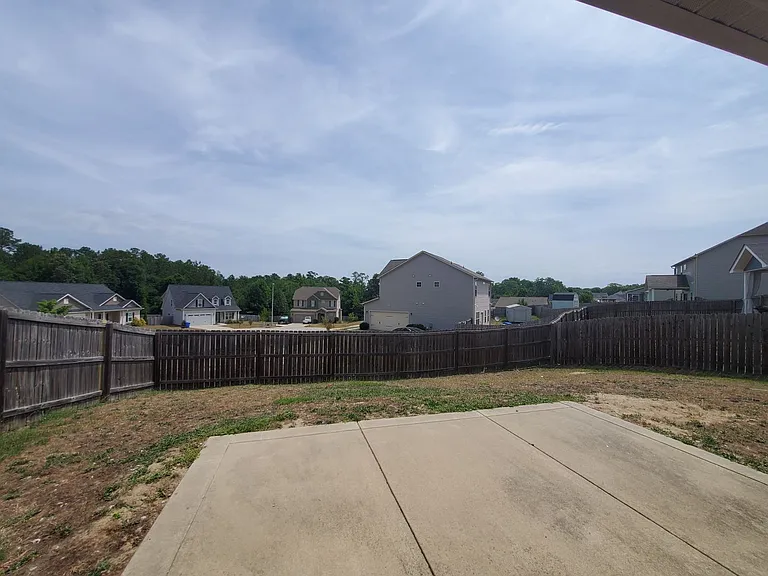 2244 Lakedale Dr — Photo 32