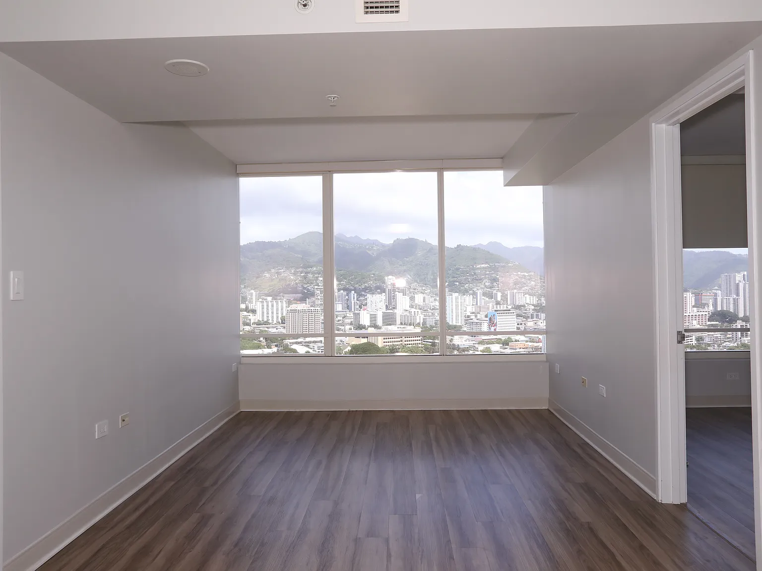 2 bed, 747 sqft, $3,800 — Photo 4