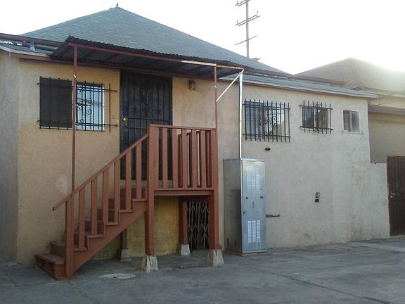 2nd image of 2531 E 1st St