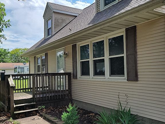 4th image of 1427 Woods Ave