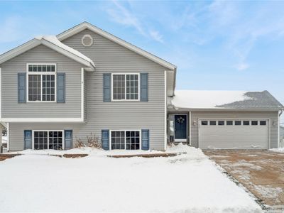 2020 25th St SW, Cedar Rapids, IA, 52404