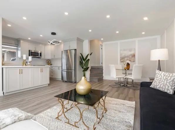 139 Maurice Ct, Newmarket, ON L3Y 2W1