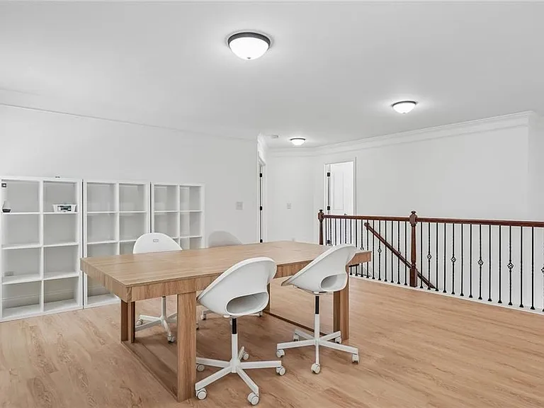 5811 Kendrix Ridge Dr — Photo 32