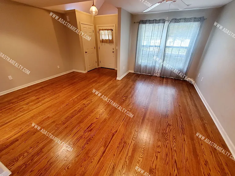 5428 Maple St — Photo 12