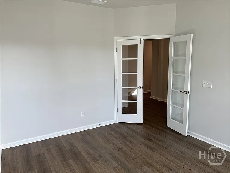 609 Longleaf Dr — Photo 8