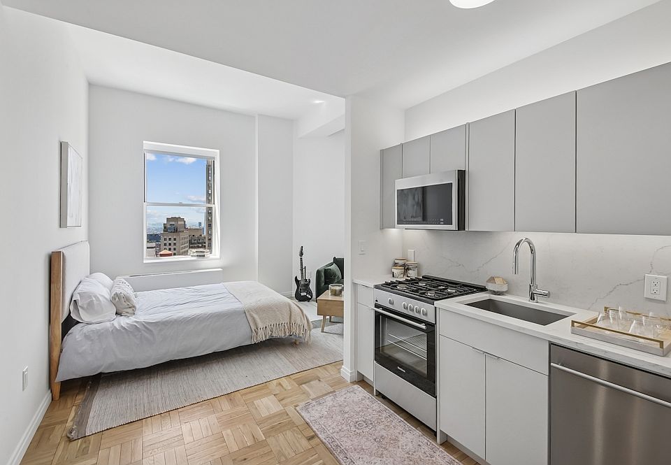 1st image of 20 Exchange Pl APT 4706