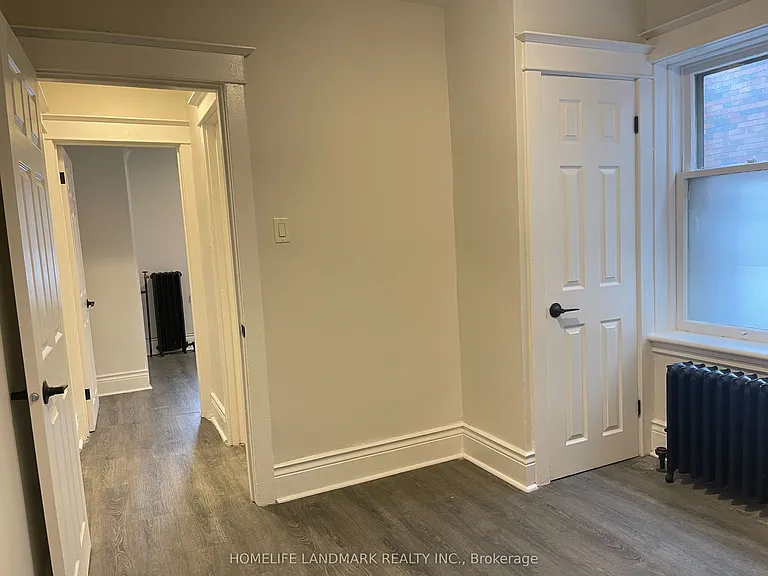 987 Main St E #1 — Photo 13