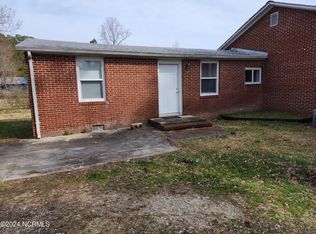 221 Lakewood Dr UNIT B, Jacksonville, NC 28546