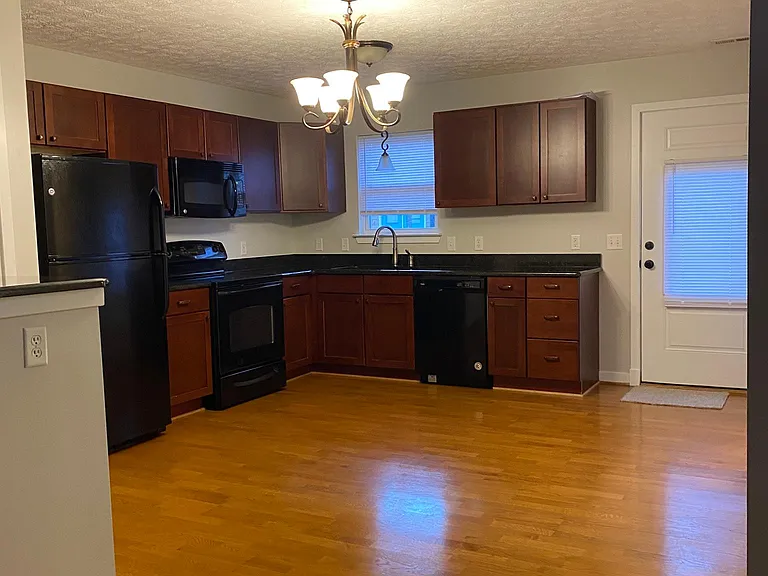 1259 Poets Ct — Photo 3