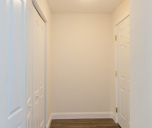 3rd image of 3931 N Clarendon Ave #5
