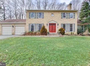 7008 Greentree Rd, Bethesda, MD 20817
