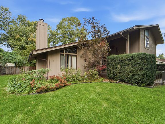 2nd image of 3940 43rd St