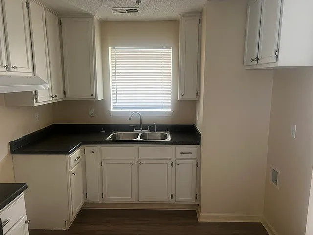 4 bed, 2.0 bath, 1157 sqft, $1,200 — Photo 3