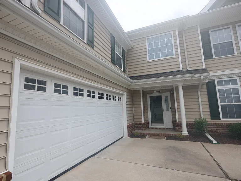 13444 High Gate Mews — Photo 1