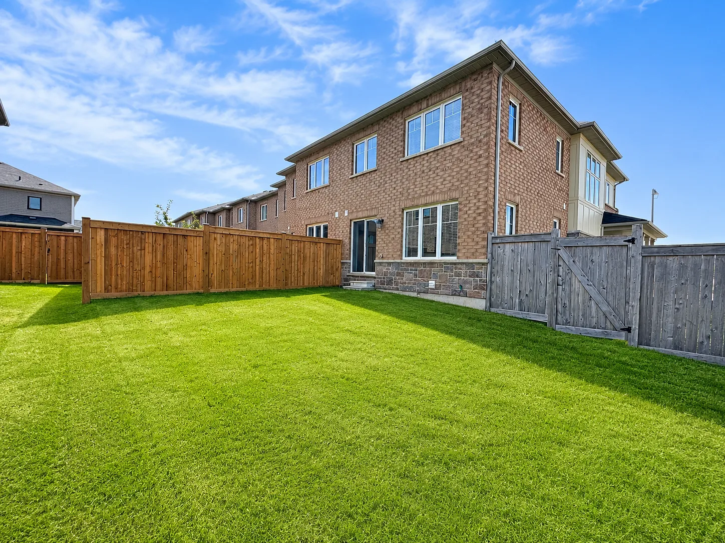 176 MacLachlan Ave — Photo 4