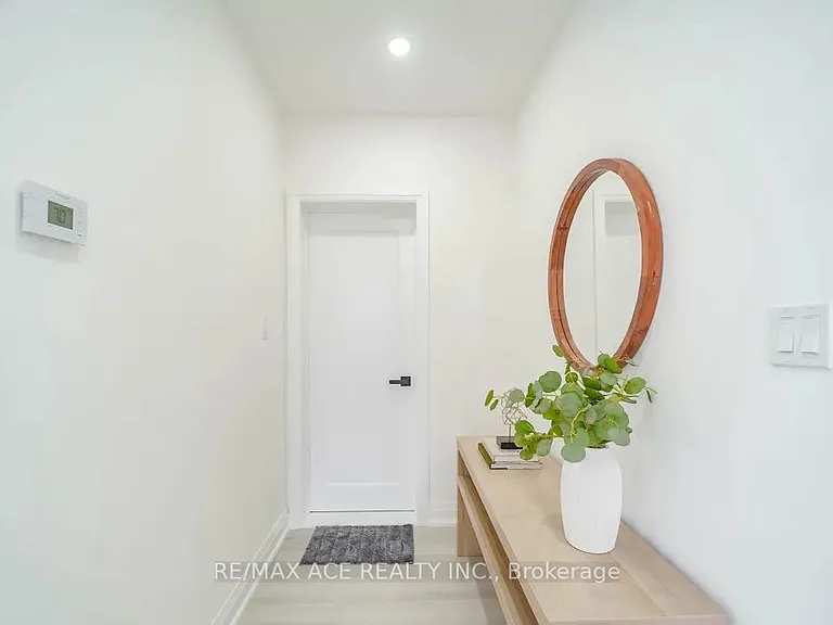 288 Celina St — Photo 4
