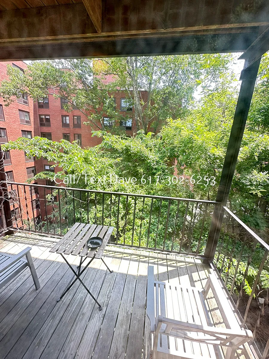Photo 1 of 14 - 1638 Commonwealth Ave #2 - Brighton, MA Primary Photo - 1638 Commonwealth Ave #2
