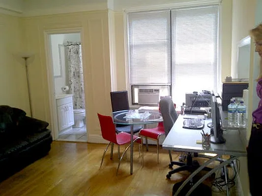 Rented by Living New York | media 35